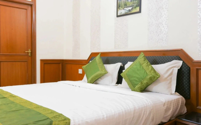 Hotel Adarsha Inn