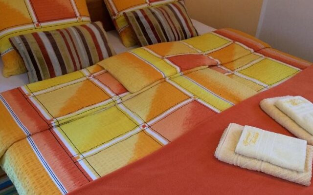 Apartments and Rooms Tavcar