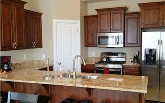 Zion Get-a-way 3 Bedroom Apts