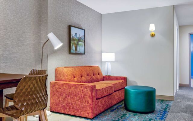 Home2 Suites by Hilton Minneapolis Downtown, MN