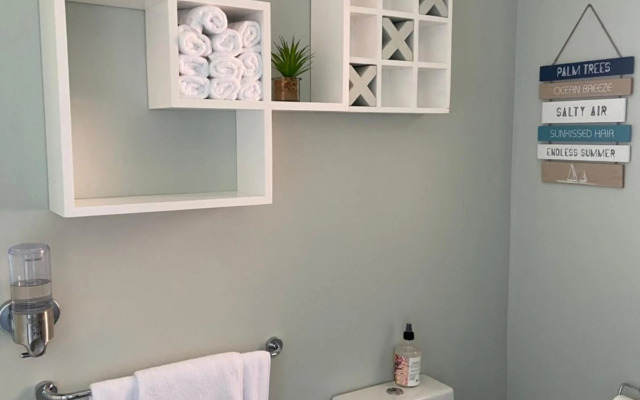 uSHAKA WATERFRONT - LUXURIOUS LAVISH LOOKER