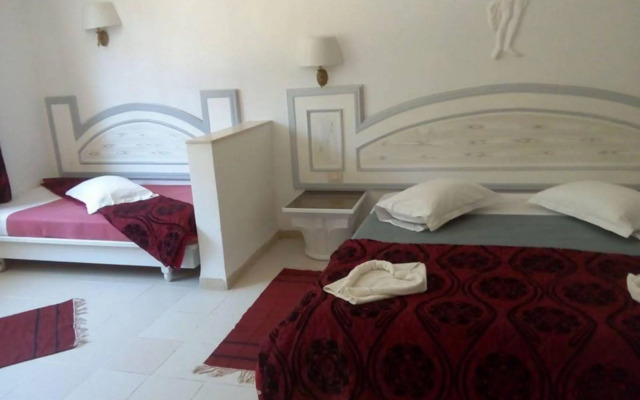Zodiac Hotel