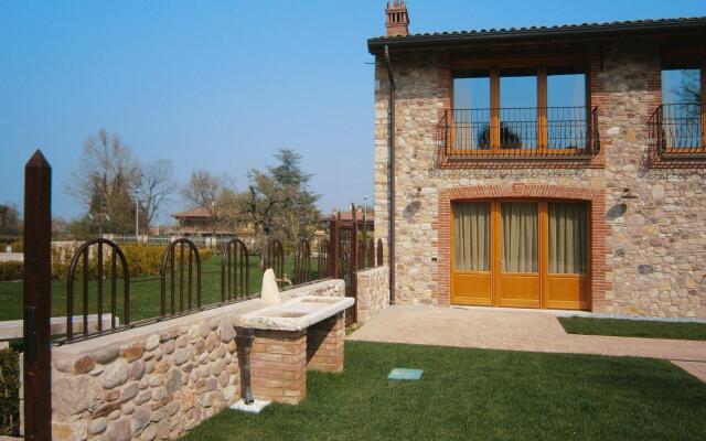 Apartment in Lazise with communal pool