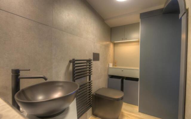 Cute and modern duplex apartment in ideal location RCAS1-1