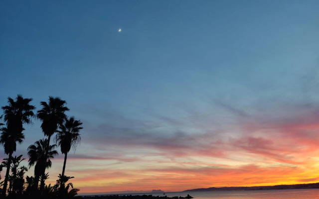 Front Sea View Penthouse