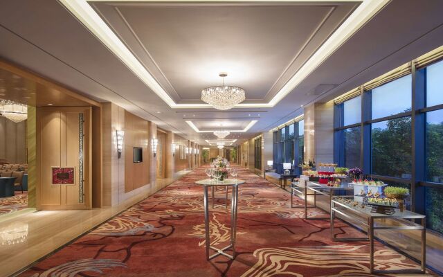 DoubleTree by Hilton Guangzhou Science City-Free Shuttle Bus Service During Canton Fair Period