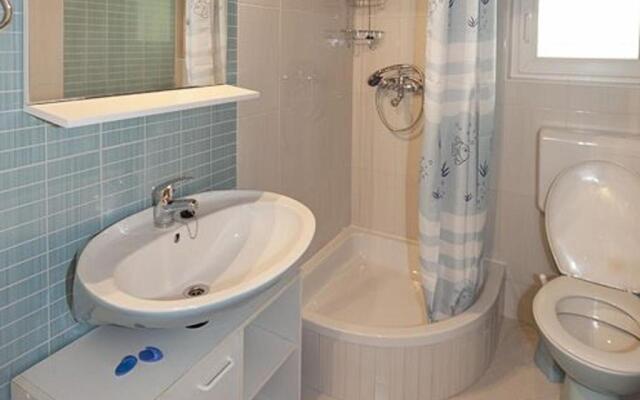Apartments rooms Roza-200m to sea
