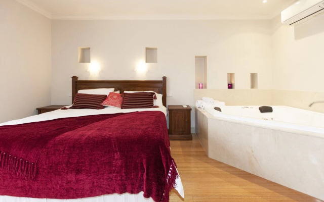 Aurora Manor Rooms