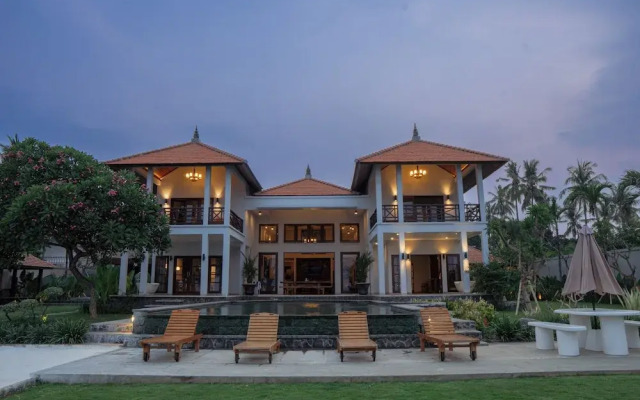 Seaside Oceana Suites by Mahaprana