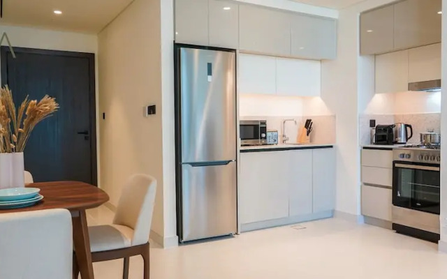 Aya - Beachfront Apartment With all Amenities and Pool