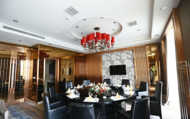 Royal Hotel