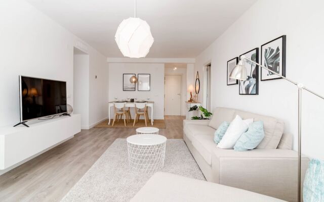 ALB301-New 2 bedroom apt with shared roof top pool