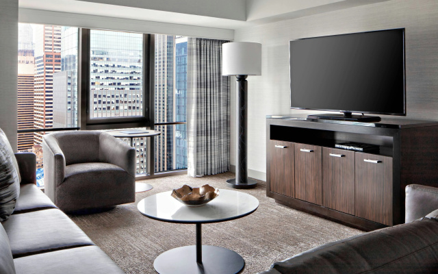 New York Marriott Marquis - Image 5
