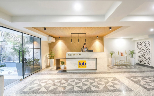 FabHotel Hygge Stay - 1.5km from Belvedere Towers Metro Station Gurgaon