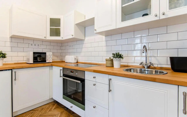 Cozy 2 Bedroom Apartment In Terez Boulevard.