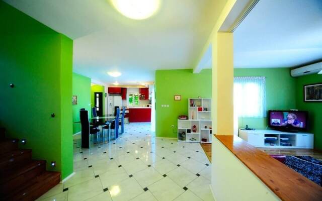 Villa With Garden and Pool, Supetar, Island Brac
