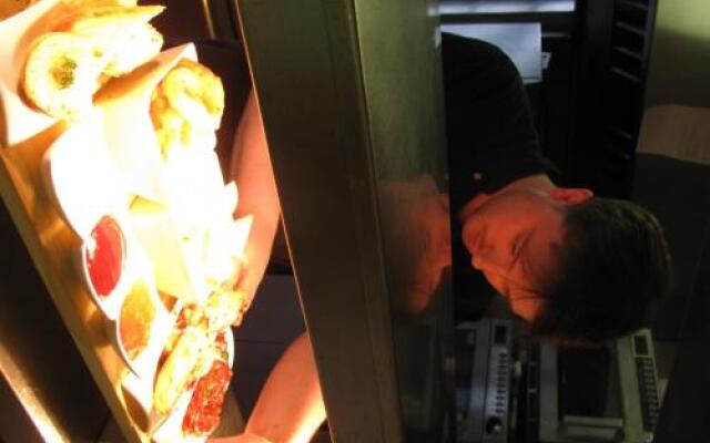Three Horseshoes Inn