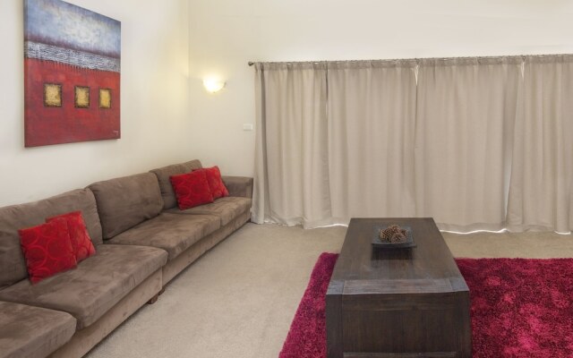 Eclipse 5- Spacious Townhouse