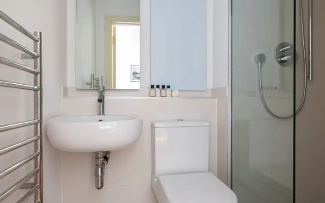 Bury Place by Onefinestay