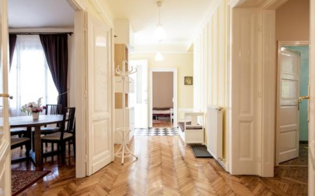 Gellert Terrace Apartment Near Spa