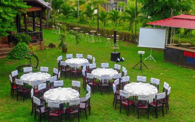 Pho Hoi Riverside Resort