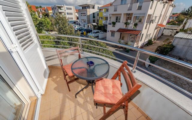 Romantic Oasis -mediterranean Style Studio