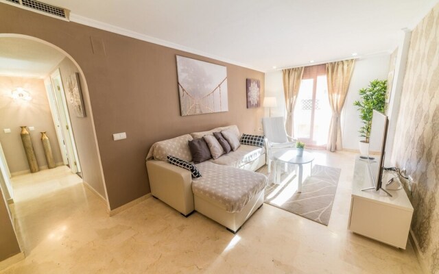 Apartment With 2 Bedrooms in Benalmádena, With Wonderful Mountain View
