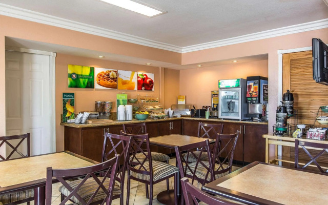 Quality Inn Lake Elsinore I-15