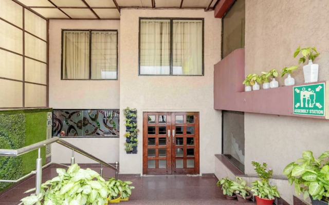 Hotel The Grand By OYO Rooms