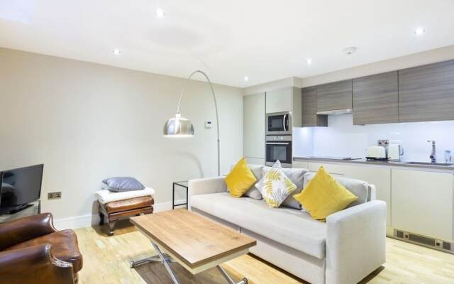 Modern & Cosy Apartment Close To Tube, Sleeps 5