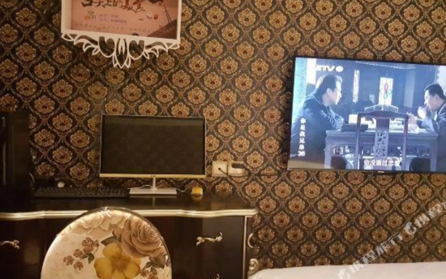 Buckingham Palace International Hotel