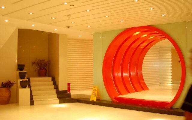 Yueqing Yuecheng Donghai Holiday Hotel