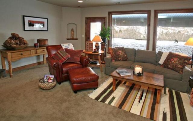 Wild Turkey Ridge by Stewart Mountain Lodging