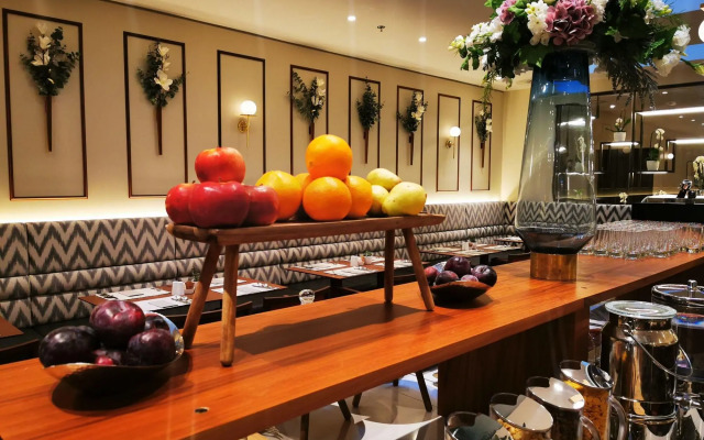 EST Grand Hotel Savoy