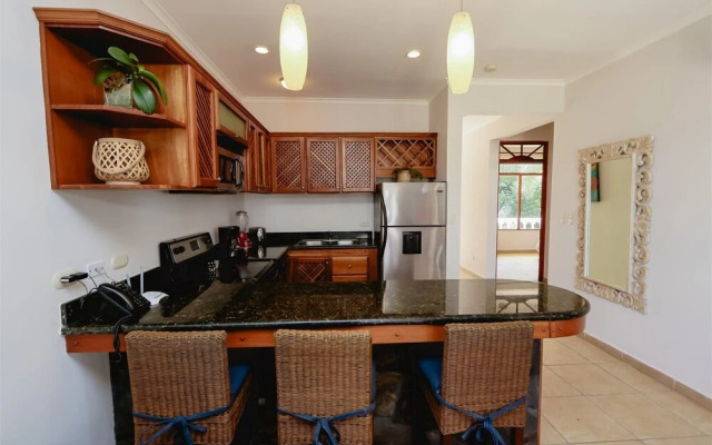 2br/2ba Unit in Exclusive Community
