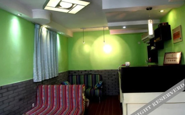 Yijia Hostel