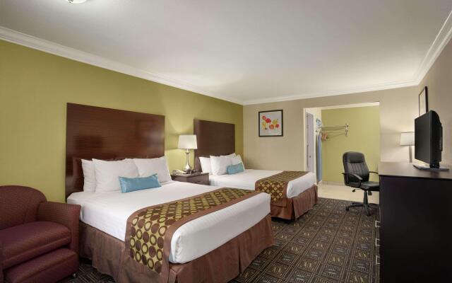 Solara Inn and Suites