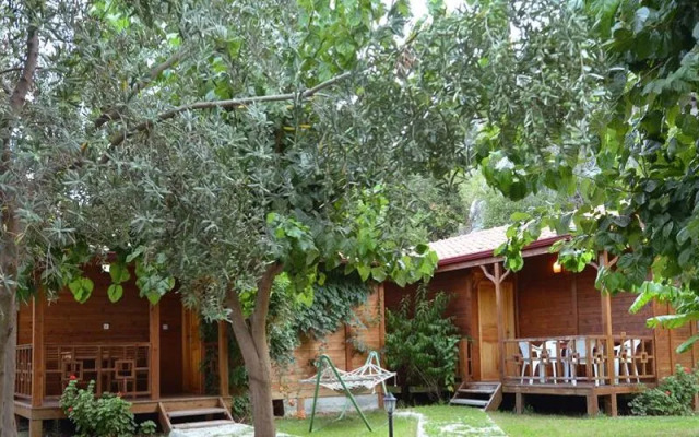 Oblomov Bungalows Apart