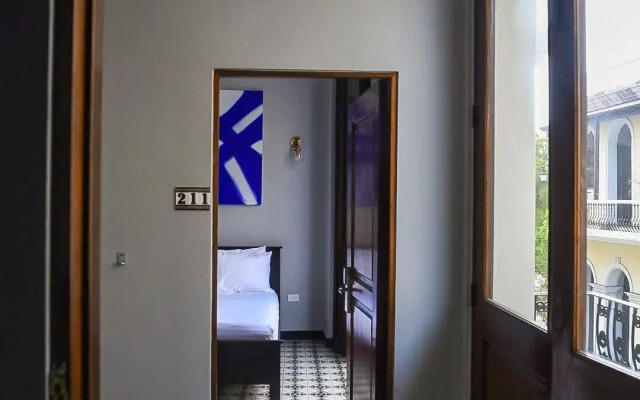 El Colonial - Adults Only