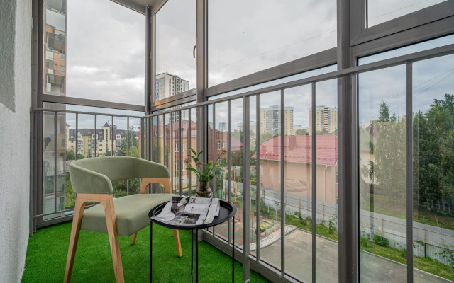 Лайт Апартаменты на улице Рощинская 68