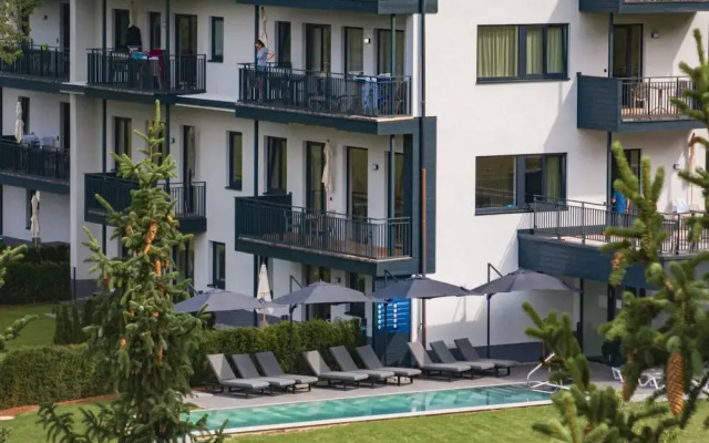 Apartment With Shared Infinity Pool