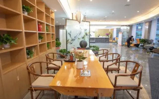 Yunqi Smart Hotel (Xingyi Menglecheng Jushan Square)