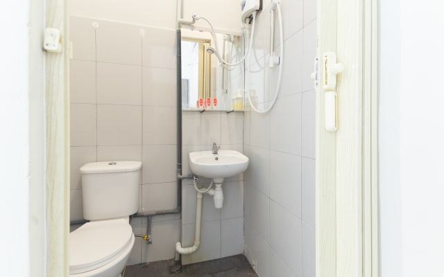 OYO 717 MR J Hotel Wakaf Che Yeh 2