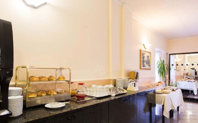 Piccolo Hotel