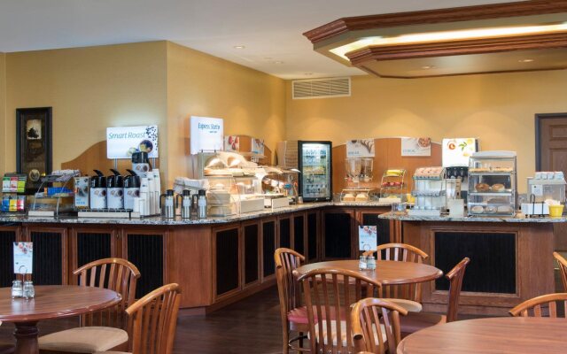 Holiday Inn Express Grand Rapids SW by IHG