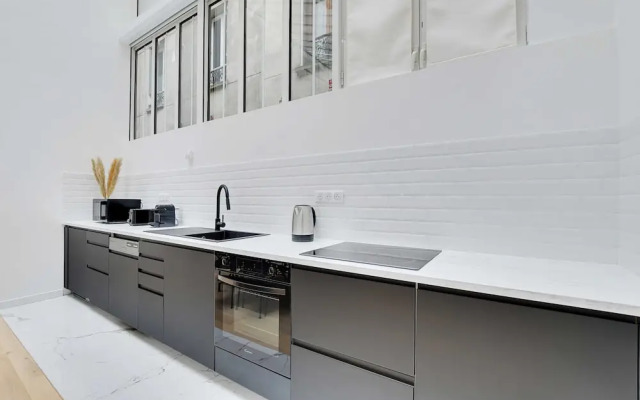 Authentique Apartment - 1br- 2P- Voltaire