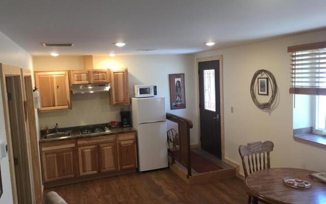 Creekside Downtown Vacation Suites