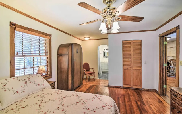 Countryside Cottage: 17 Mi to Downtown San Antonio