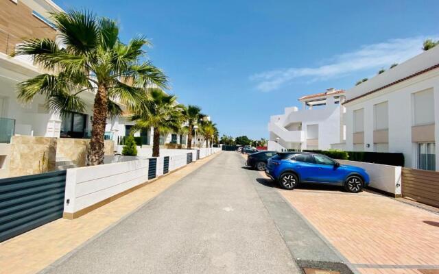 Fortuna Penthouse with roof terrace, AC and pool