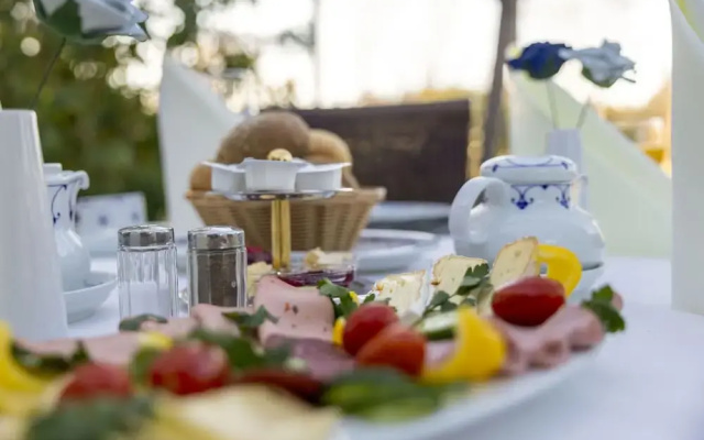 AMAYA Hotel & Suites